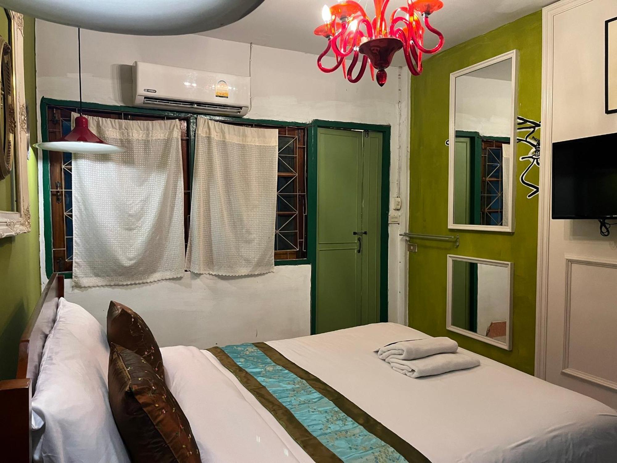 Appartement Auntie & Niece Phuket à Ban Sam Kong Extérieur photo
