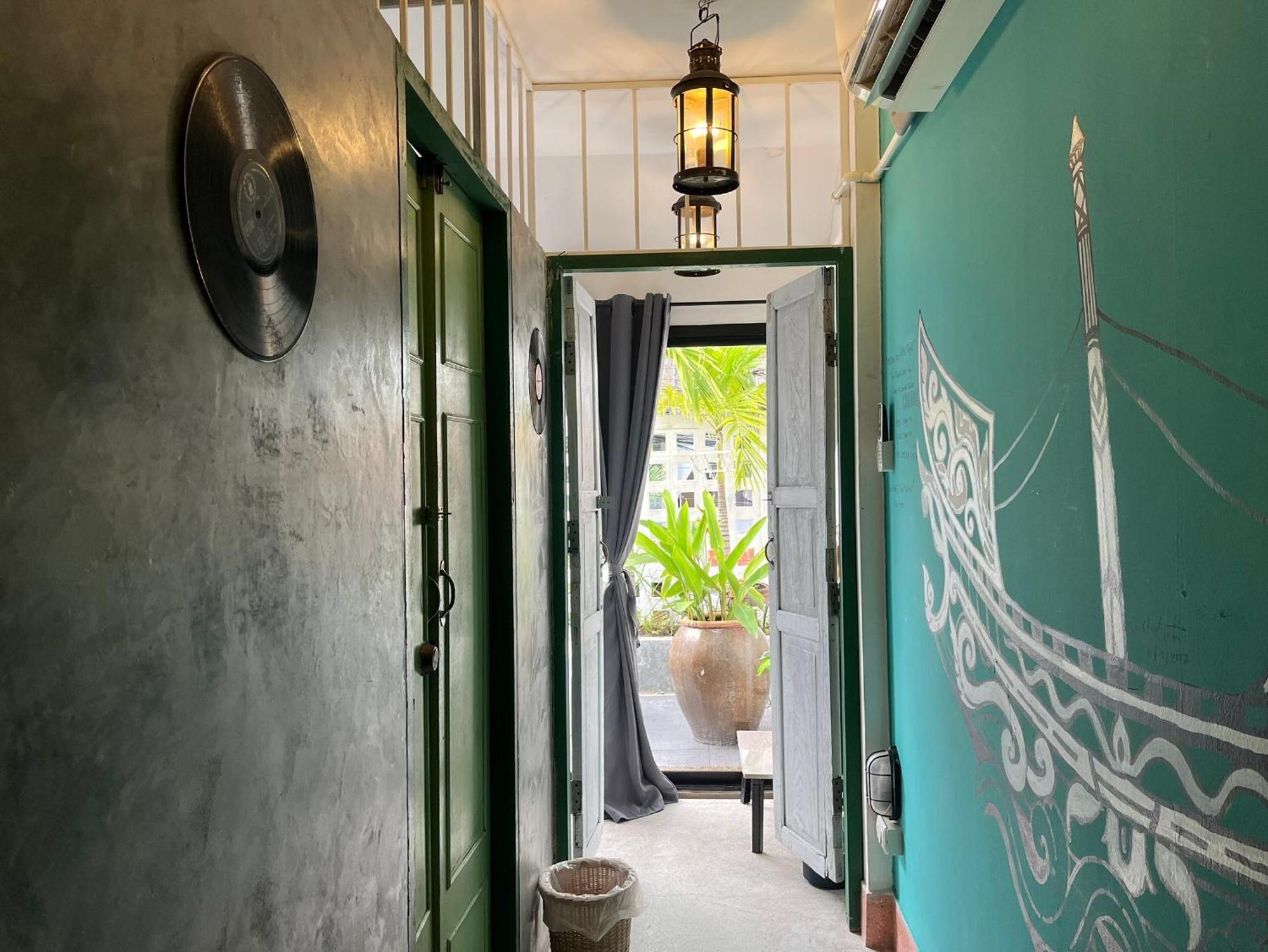 Appartement Auntie & Niece Phuket à Ban Sam Kong Extérieur photo