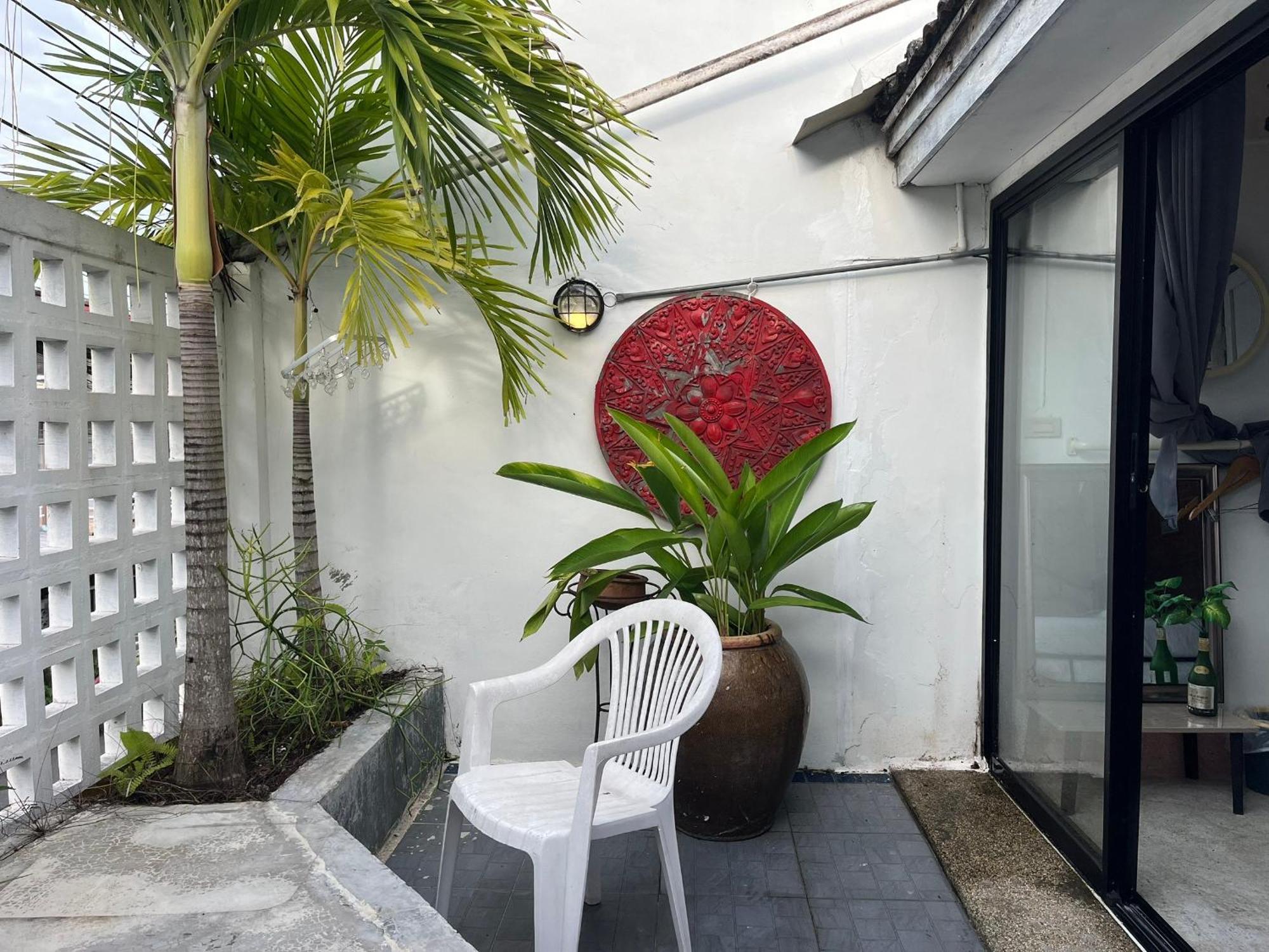 Appartement Auntie & Niece Phuket à Ban Sam Kong Extérieur photo