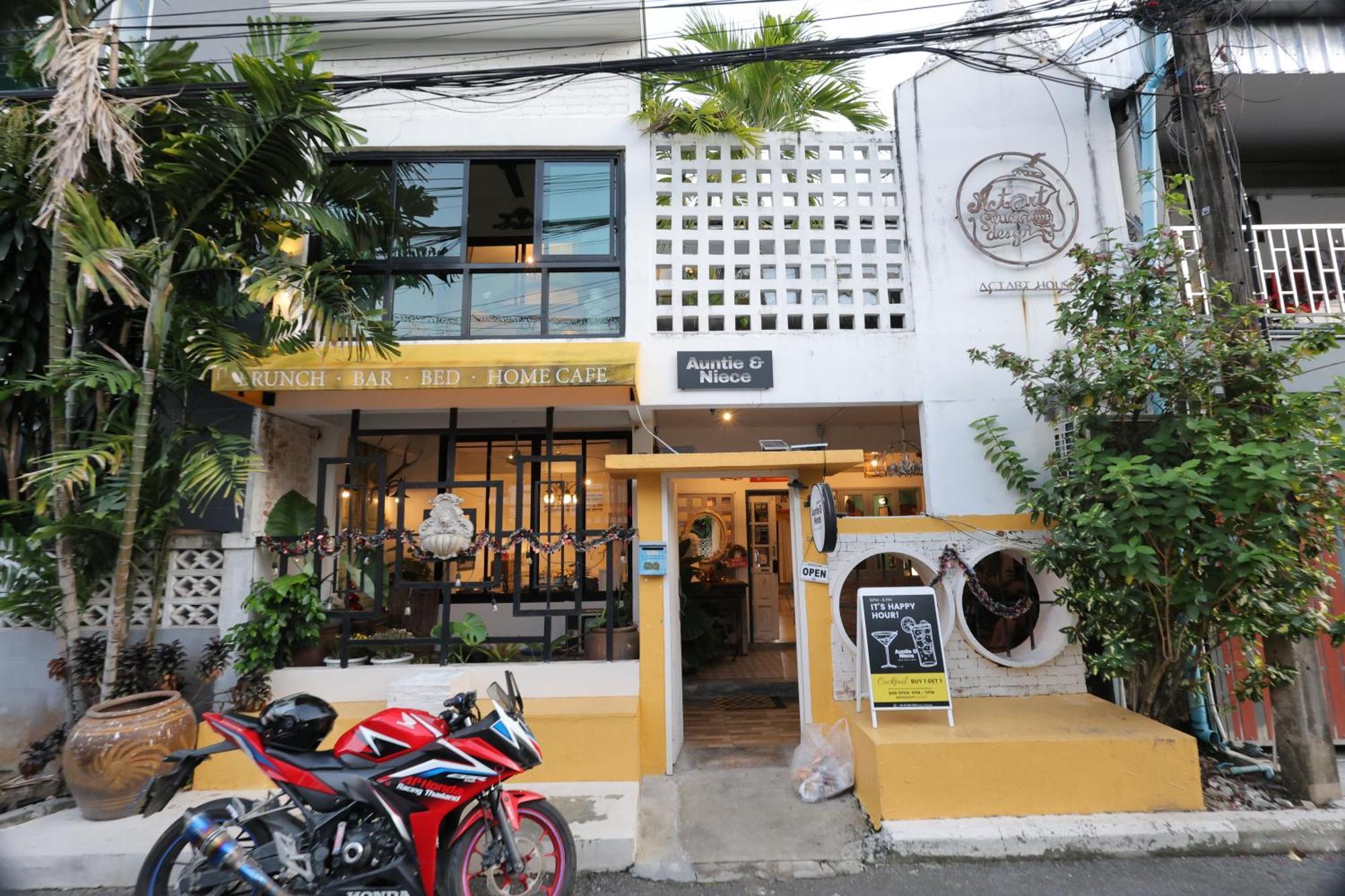 Appartement Auntie & Niece Phuket à Ban Sam Kong Extérieur photo